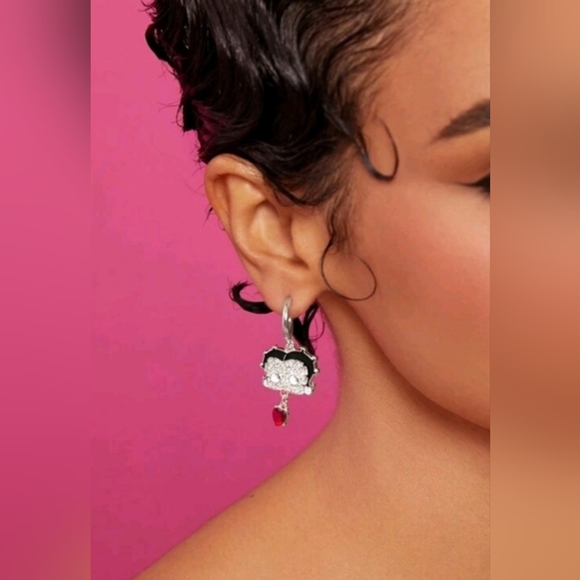 BETTY BOOP Silver Elegant Hoop Dangling Charm With Jewelry Box - Picture 2 of 6